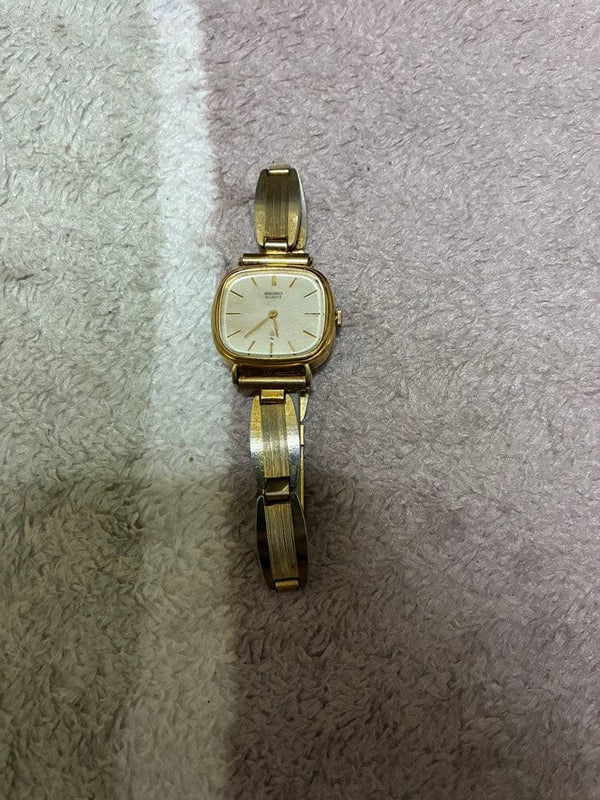 43-5190 Ladies Quartz Silver Dial Gold Tone Case Bracelet Wristwatch