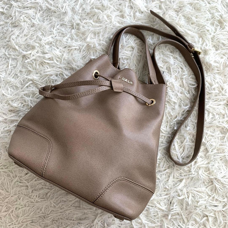 Furla 2 Way Drawstring Shoulder Handbag Greige Leather Pouch Included 24x29x12cm