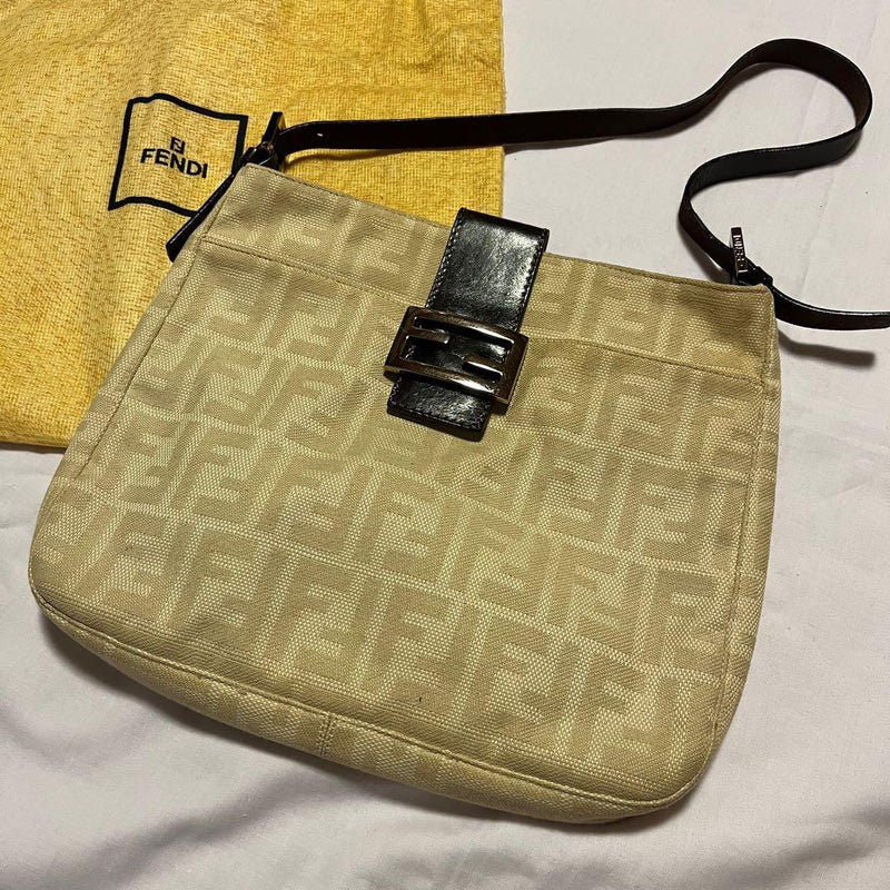 Fendi Mamma Baguette Bag Zucca Pattern Ivory 30cm Width 24cm Height Storage Bag