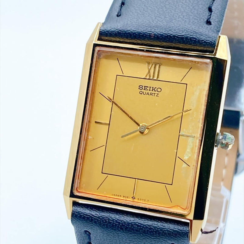 SEIKO Mens Chariot 9021-5290 Quartz 24.5mm Square Gold Black Band 1985 Watch