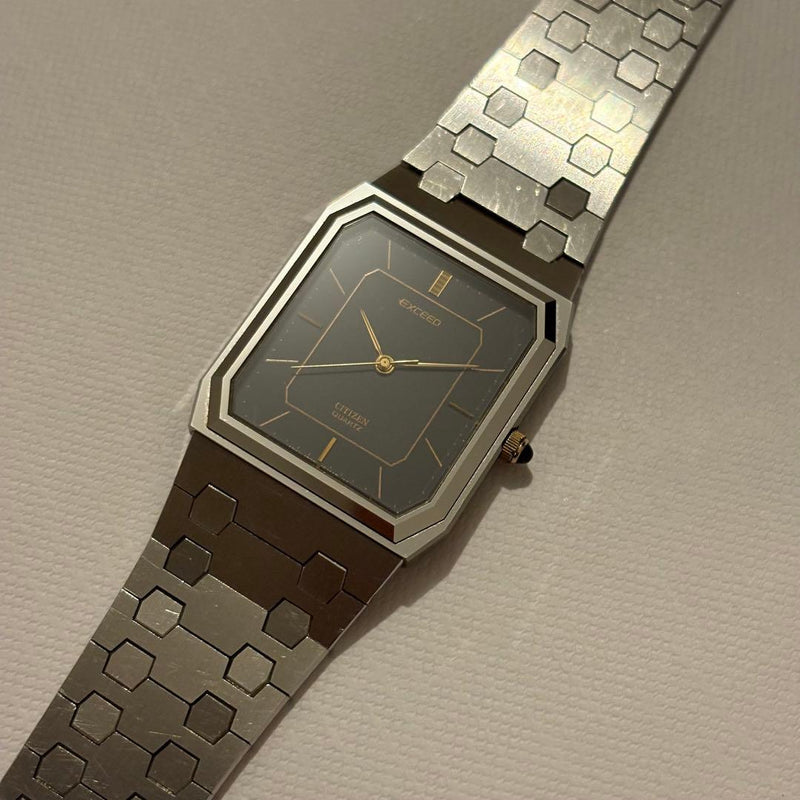 Citizen Exceed Cal.1930 Quartz 28x26mm Octagonal Bezel Thin Case Bracelet Watch