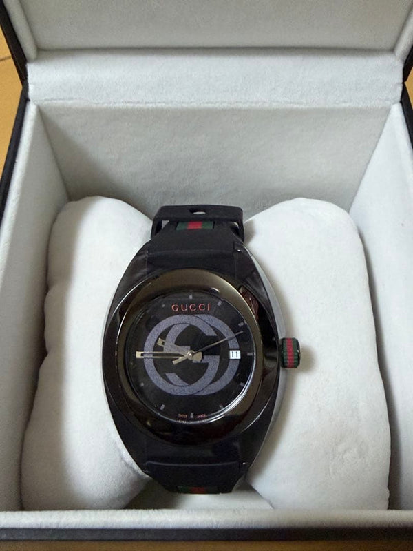 GUCCI SYNC 137.1 Quartz Black Dial Rubber Strap Mens 5 ATM Date Swiss Watch