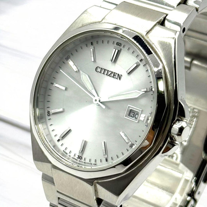 CITIZEN E111-S080703 Mens Eco-Drive Quartz Caliber E111 Silver Date Display