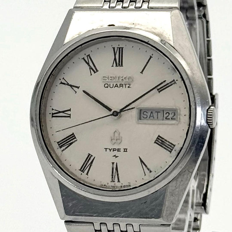 TYPE II 7123-8100 Quartz 34.5mm White Roman Day Date Silver Case Bracelet