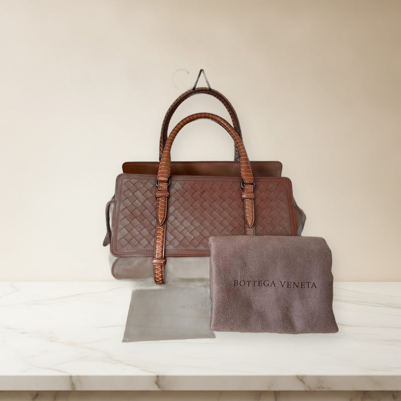 Bottega Veneta Handbag Shoulder Bag Brown Leather Mirror Included