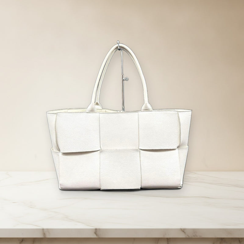 Bottega Veneta Arco Tote Bag Leather White Handbag