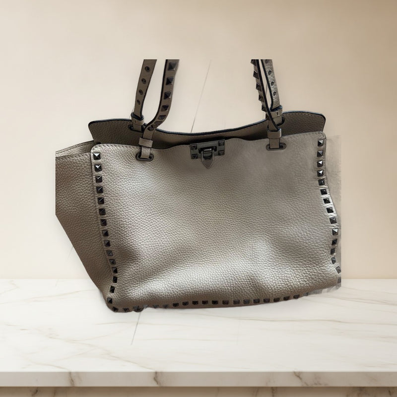 Valentino Studded Handbag Shoulder Bag White Leather Valentino Garavani Logo