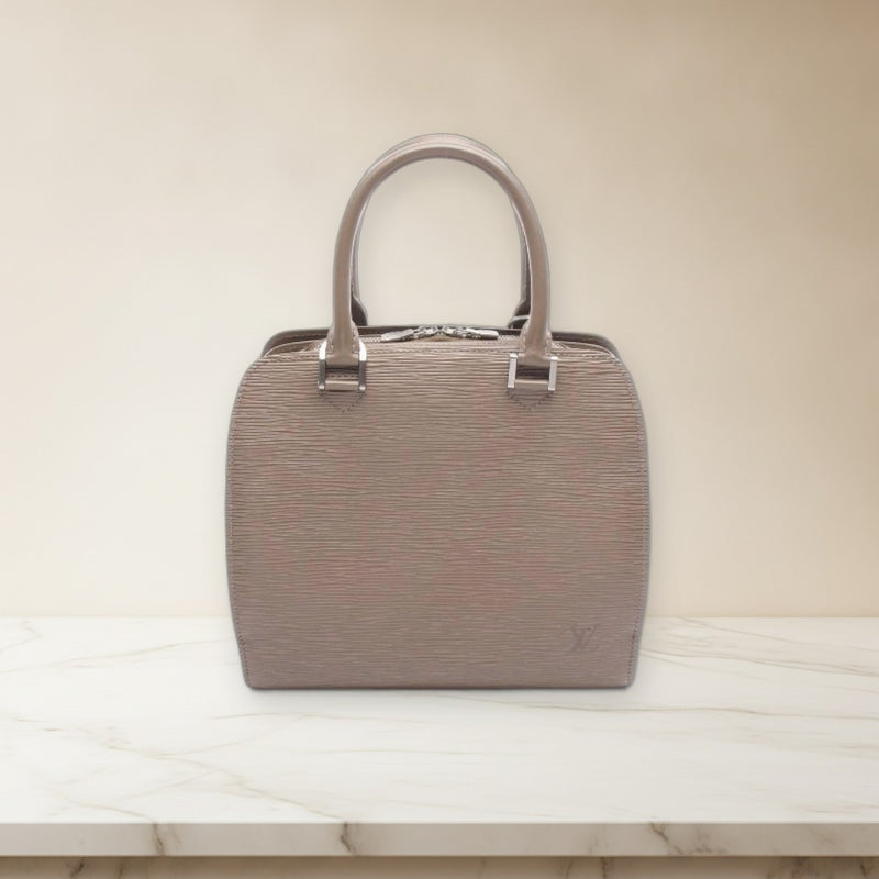 Louis Vuitton Pont Neuf Handbag Epi Leather Lilac