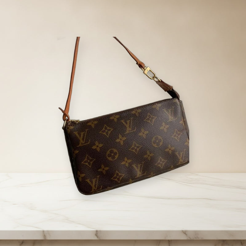 Louis Vuitton Pochette Accessoires Monogram Canvas Shoulder Bag