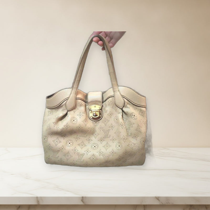 Louis Vuitton Mahina Cihls Pm TJ2141 Handbag Shoulder Bag Perforated Leather