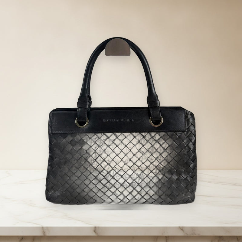 Bottega Veneta Intrecciato Handbag Leather Black Magnetic Closure