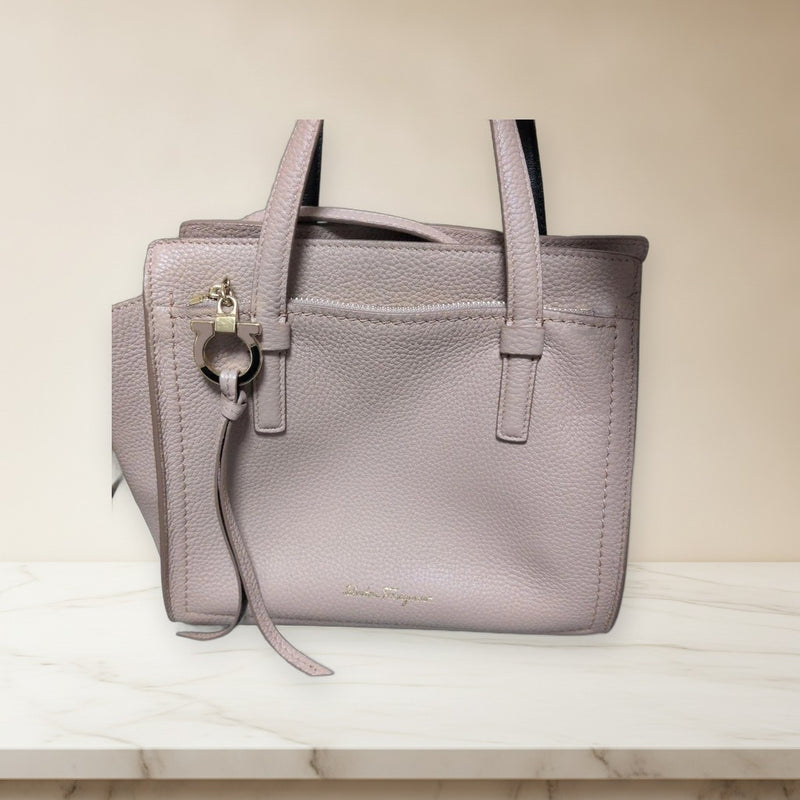 Salvatore Ferragamo Amy Tote Bag Leather Beige Pale Pink-beige