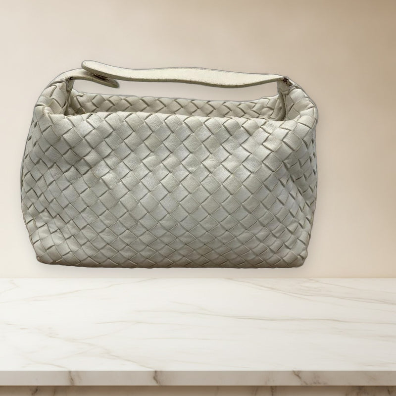 Bottega Veneta Pouch Handbag White Leather