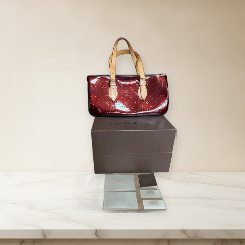 Louis Vuitton Vernis Rosewood Avenue Handbag Red