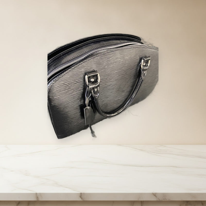 Louis Vuitton Epi Pont Neuf Pm Noir Handbag Leather