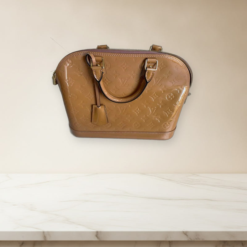 Louis Vuitton Handbag Patent Leather Beige Pink Interior Gold Hardware